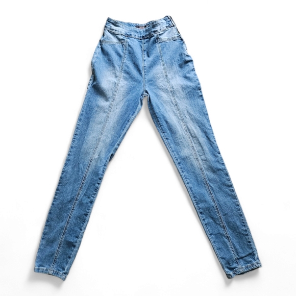 Jealous Tomato Denim - Jealous Tomato Flare Leg ( tapered) Denim Jeans Size Large Womens